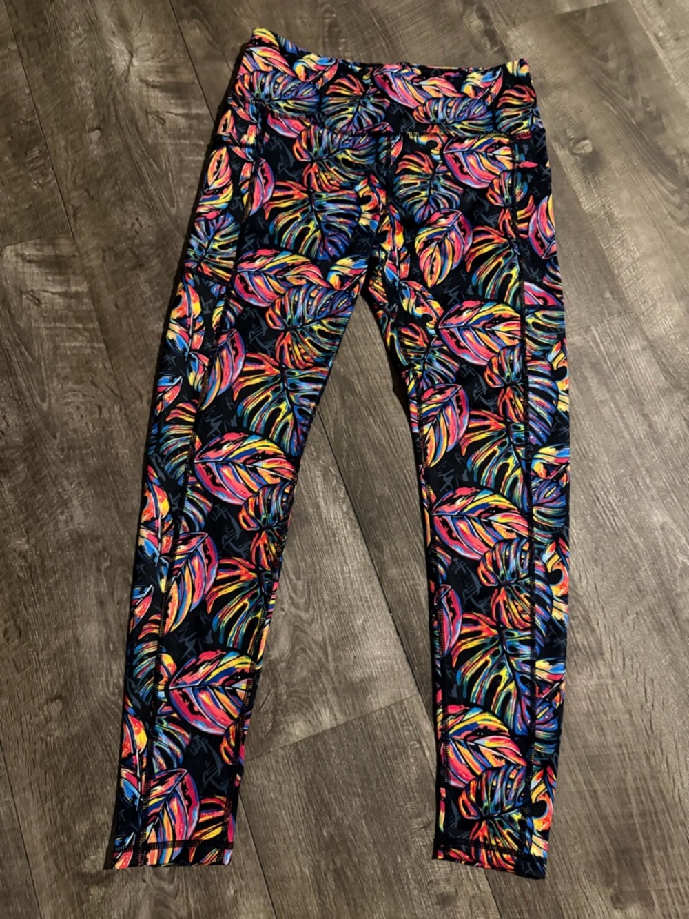 Constantly Varied Gear Black Leggings with Neon Tropical Leaf Print NWOT - Picture 2 of 2